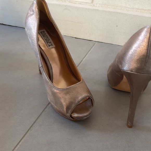 Badgley Mischka peep toe platform heels - Picture 5 of 5